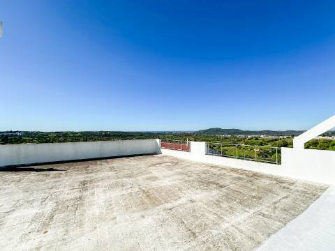 Loulé T3 Quartos no Segundo Andar e Vista para o Mar e Campo à Venda