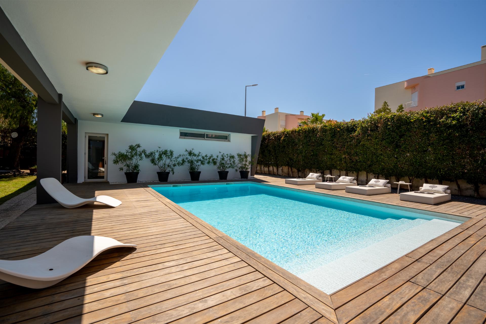 EXCLUSIVIDADE 

Moradia de arquiteto de 4 Quartos com piscina - Prestação de qualidade