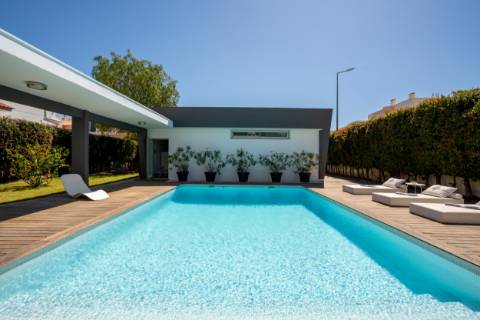 EXCLUSIVIDADE 

Moradia de arquiteto de 4 Quartos com piscina - Prestação de qualidade