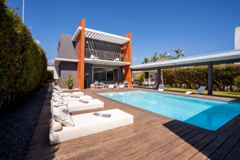 EXCLUSIVIDADE 

Moradia de arquiteto de 4 Quartos com piscina - Prestação de qualidade
