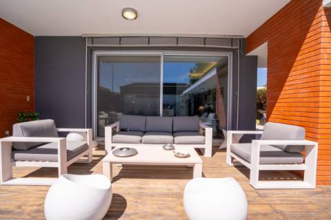 EXCLUSIVIDADE 

Moradia de arquiteto de 4 Quartos com piscina - Prestação de qualidade