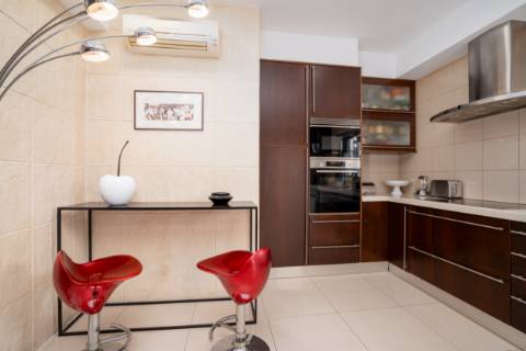 EXCLUSIVIDADE 

Moradia de arquiteto de 4 Quartos com piscina - Prestação de qualidade