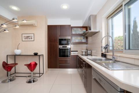 EXCLUSIVIDADE 

Moradia de arquiteto de 4 Quartos com piscina - Prestação de qualidade