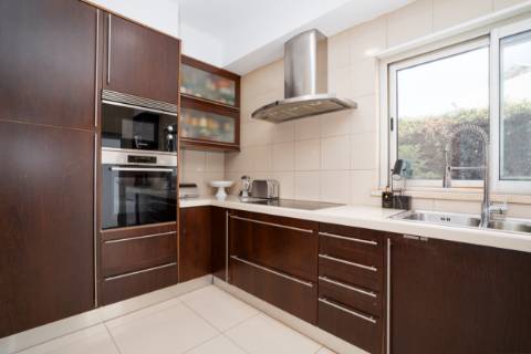 EXCLUSIVIDADE 

Moradia de arquiteto de 4 Quartos com piscina - Prestação de qualidade