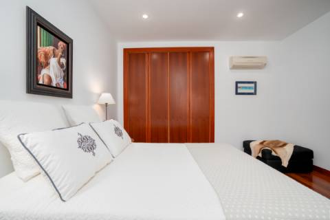 EXCLUSIVIDADE 

Moradia de arquiteto de 4 Quartos com piscina - Prestação de qualidade