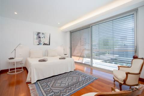 EXCLUSIVIDADE 

Moradia de arquiteto de 4 Quartos com piscina - Prestação de qualidade