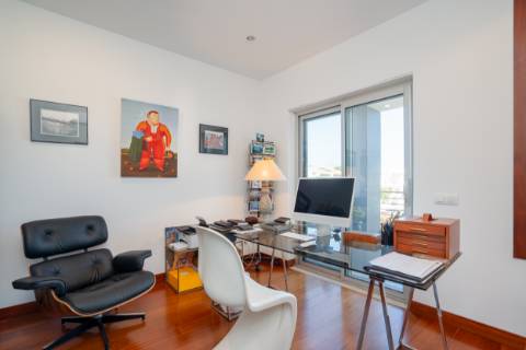 EXCLUSIVIDADE 

Moradia de arquiteto de 4 Quartos com piscina - Prestação de qualidade