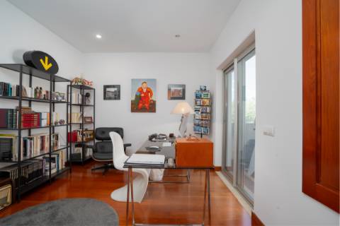 EXCLUSIVIDADE 

Moradia de arquiteto de 4 Quartos com piscina - Prestação de qualidade