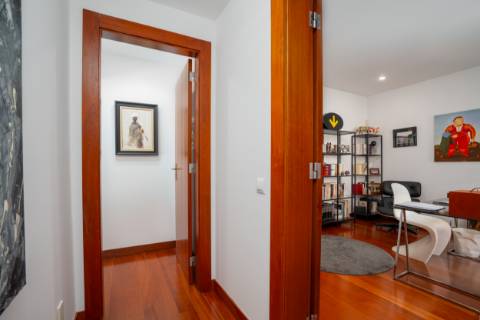 EXCLUSIVIDADE 

Moradia de arquiteto de 4 Quartos com piscina - Prestação de qualidade