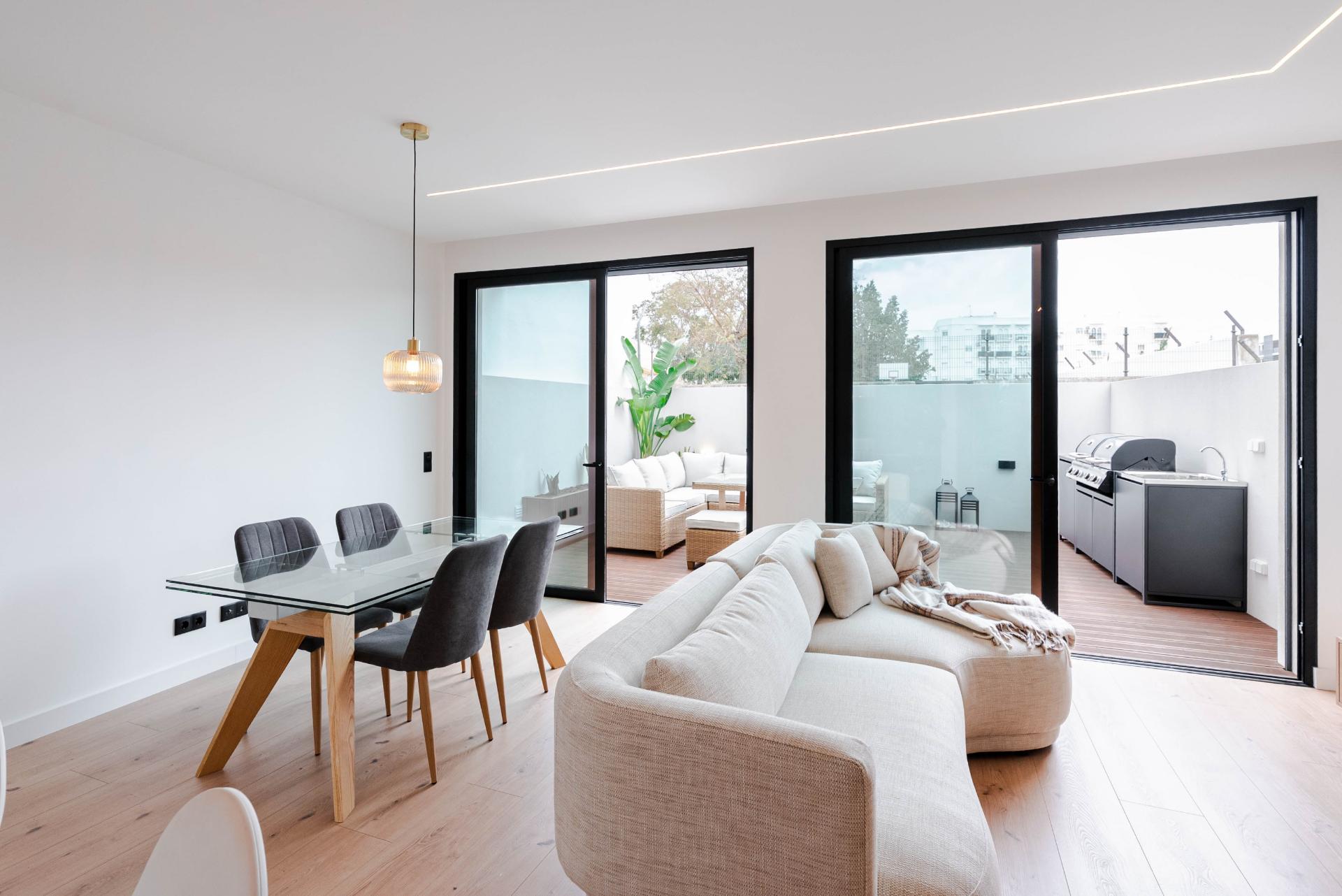 Deslumbrante moradia de 3 quartos, concebida para aliar conforto, praticidade e elegância no dia a dia.