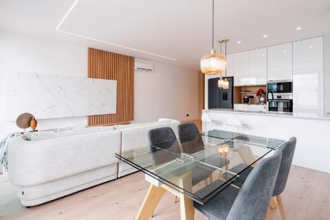 Deslumbrante moradia de 3 quartos, concebida para aliar conforto, praticidade e elegância no dia a dia.