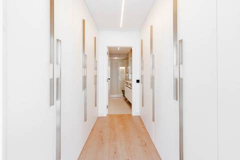 Deslumbrante moradia de 3 quartos, concebida para aliar conforto, praticidade e elegância no dia a dia.