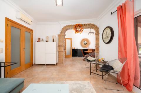 EXCLUSIVIDADE

Moradia de qualidade situada a 5mn de Loulé, com 3 quartos e piscina