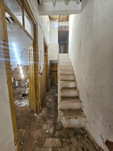 EXCLUSIVIDADE- Ruina no centro de Salir com imenso potencial!