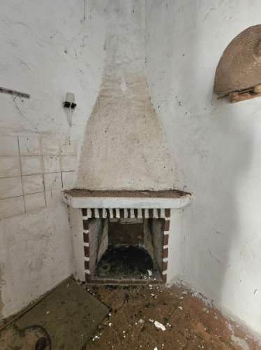 EXCLUSIVIDADE- Ruina no centro de Salir com imenso potencial!