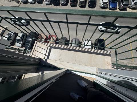Apartamento T2 Com Lugar de Estacionamento e Arrecadação no Coração de Almancil
