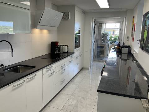 Apartamento exclusivo com vistas deslumbrantes sobre o golfe e o mar em Vilamoura