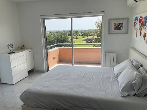 Apartamento exclusivo com vistas deslumbrantes sobre o golfe e o mar em Vilamoura
