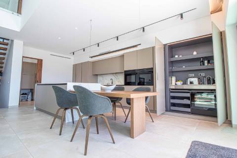 Moradia Contemporânea de Luxo com Vista Mar à Venda em Almancil