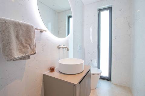 Moradia Contemporânea de Luxo com Vista Mar à Venda em Almancil