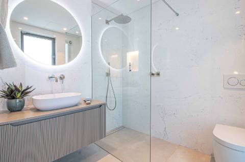 Moradia Contemporânea de Luxo com Vista Mar à Venda em Almancil