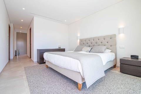 Moradia Contemporânea de Luxo com Vista Mar à Venda em Almancil