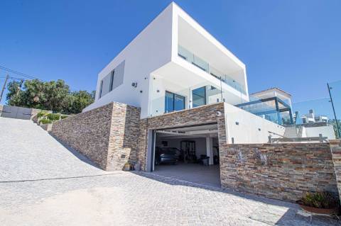 Moradia Contemporânea de Luxo com Vista Mar à Venda em Almancil
