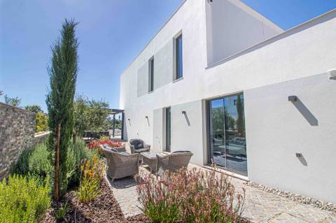 Moradia Contemporânea de Luxo com Vista Mar à Venda em Almancil
