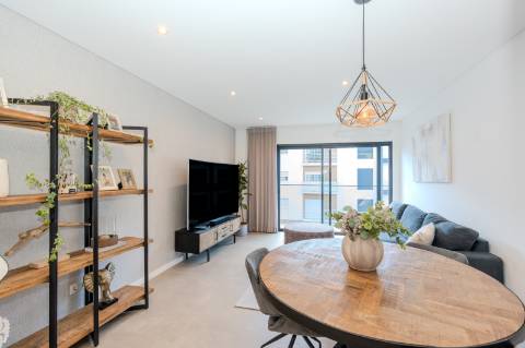 Apartamento T3 semi-novo com garagem