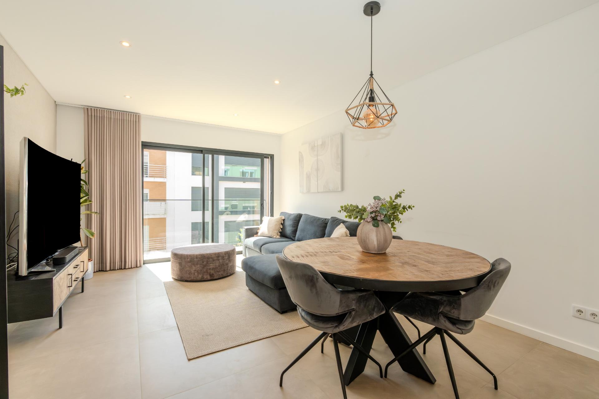 Apartamento T3 semi-novo com garagem