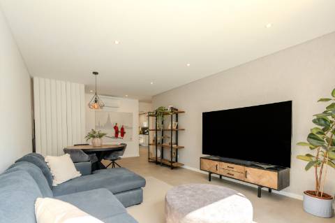 Apartamento T3 semi-novo com garagem