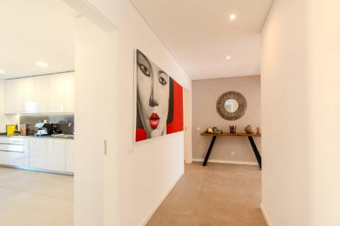 Apartamento T3 semi-novo com garagem