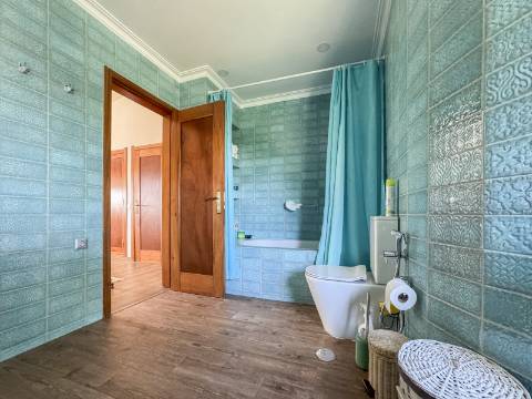 Moradia impressionante 5 quartos num lote excecional