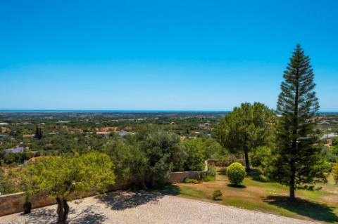Elegante Quinta com Vista Deslumbrante sobre o Atlântico em Santa Bárbara de Nexe