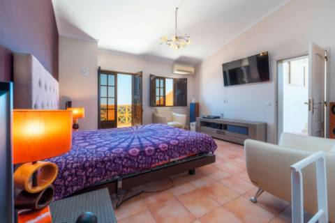 Elegante Quinta com Vista Deslumbrante sobre o Atlântico em Santa Bárbara de Nexe