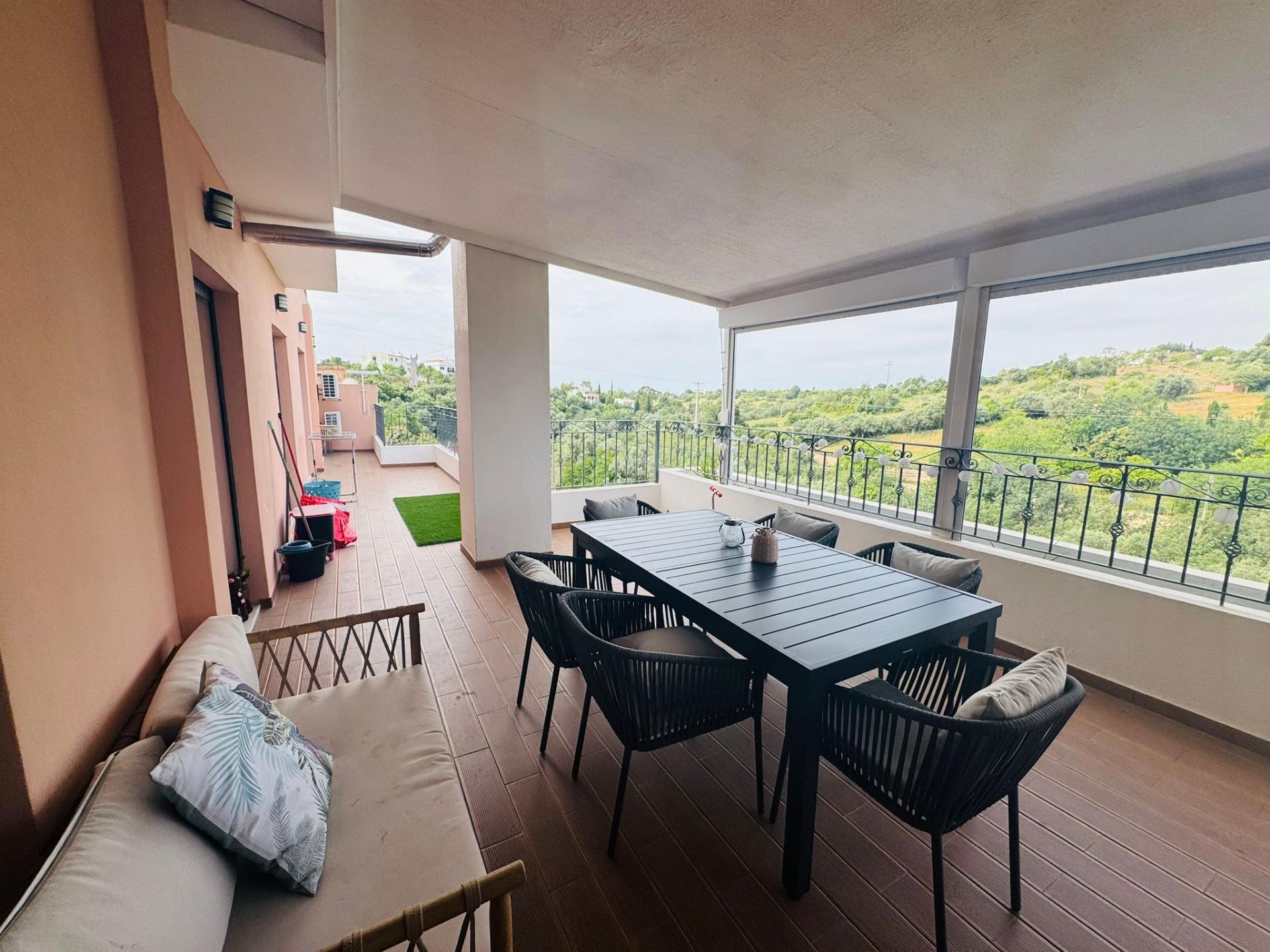 Apartamento T2+1 com terraço em Pechão