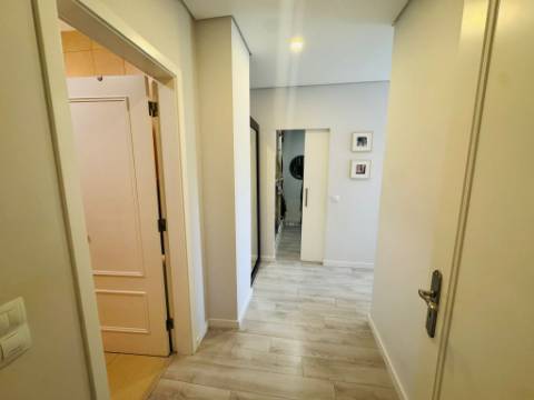 Apartamento T2+1 com terraço em Pechão