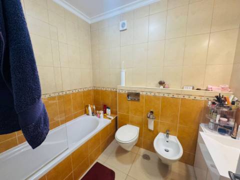 Apartamento T2+1 com terraço em Pechão