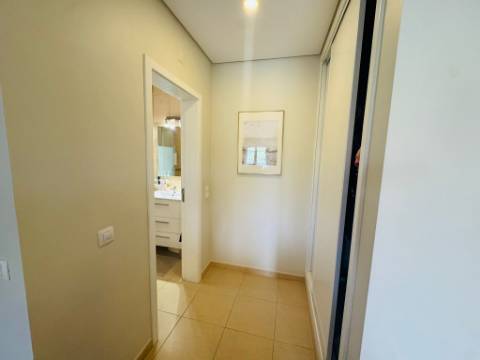 Apartamento T2+1 com terraço em Pechão