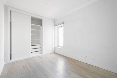 Apartamento T1 Totalmente Renovado em Faro