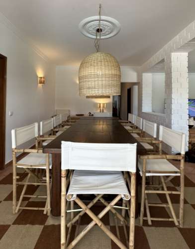 Elegante Moradia V5 com Piscina, Jacuzzi e Amplas Áreas de Lazer