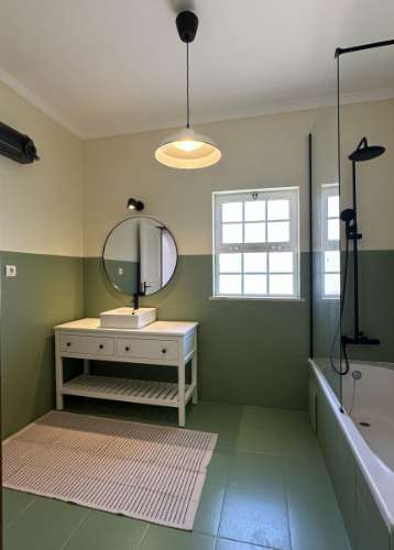Elegante Moradia V5 com Piscina, Jacuzzi e Amplas Áreas de Lazer