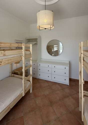 Elegante Moradia V5 com Piscina, Jacuzzi e Amplas Áreas de Lazer