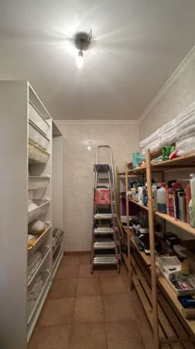 Elegante Moradia V5 com Piscina, Jacuzzi e Amplas Áreas de Lazer