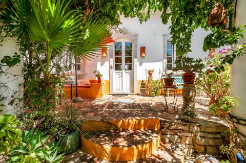 Uma Alma Boémia no Coração do Algarve! Magnífica Quinta Tradicional de Charme | 8 Quartos | Pátio | Jardim | Moncarapacho'