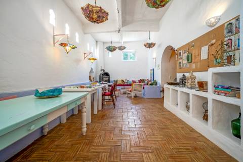 Uma Alma Boémia no Coração do Algarve! Magnífica Quinta Tradicional de Charme | 8 Quartos | Pátio | Jardim | Moncarapacho'