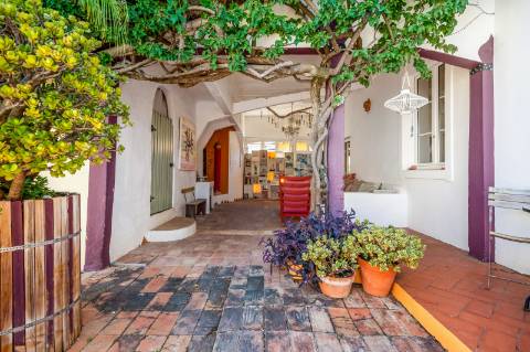 Uma Alma Boémia no Coração do Algarve! Magnífica Quinta Tradicional de Charme | 8 Quartos | Pátio | Jardim | Moncarapacho'