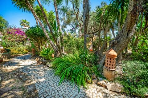 Uma Alma Boémia no Coração do Algarve! Magnífica Quinta Tradicional de Charme | 8 Quartos | Pátio | Jardim | Moncarapacho'