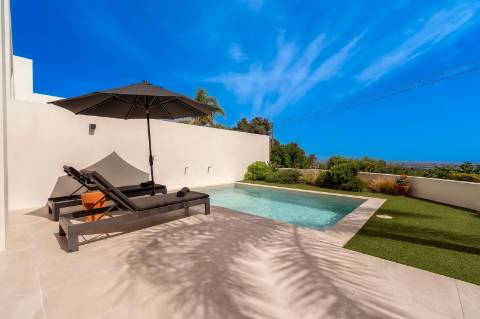 Moradia contemporânea excecional com vistas deslumbrantes sobre o mar