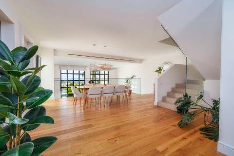 Moradia contemporânea excecional com vistas deslumbrantes sobre o mar